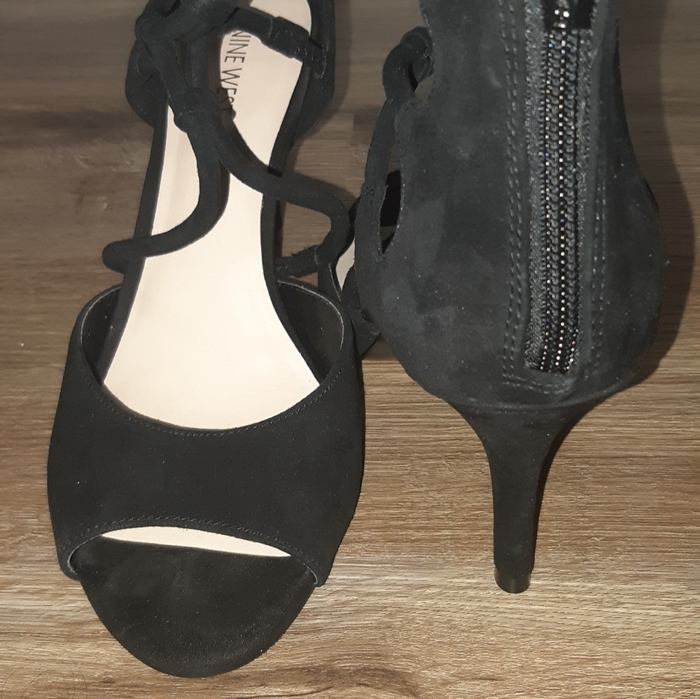 Sandals - Picture 3 of 5